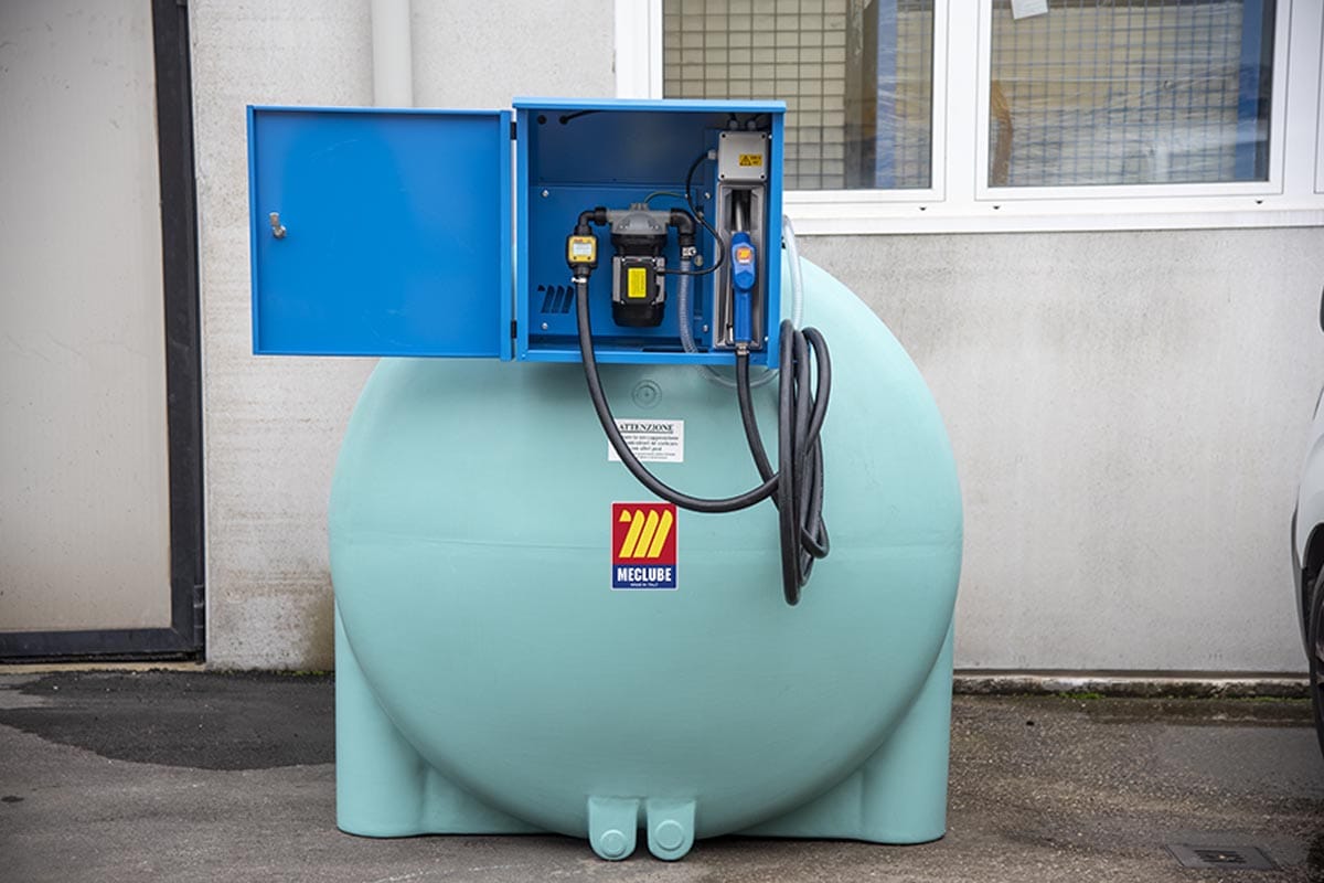 DEF-TANK 3000 l AdBlue® 40 l/min 230V CON PISTOLA AD80 E CONTALITRI