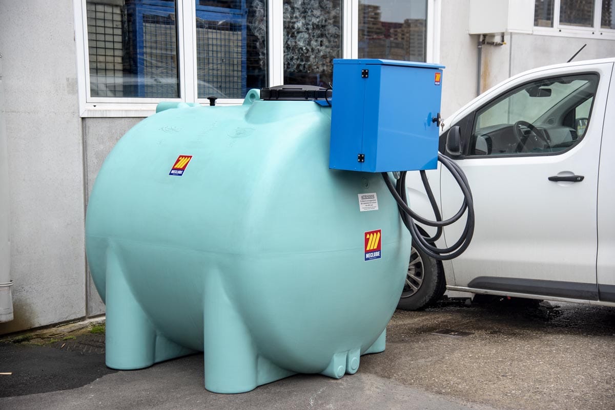 DEF-TANK 3000 l AdBlue® 34 l/min 12V CON PISTOLA AUTOMATICA AD80 E CONTALITRI