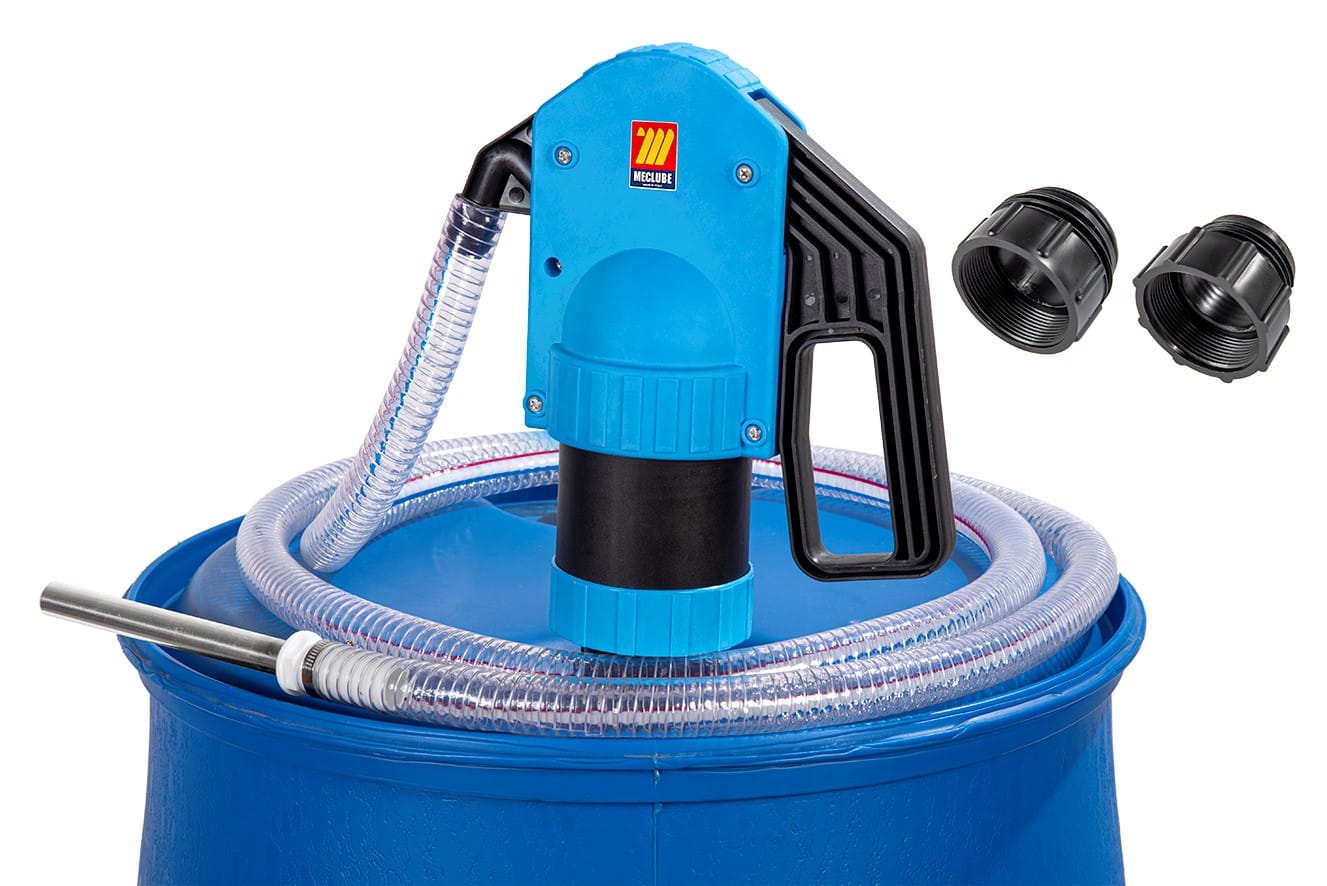 POMPA A LEVA MANUALE PER AdBlue®-ANTIGELO-LAVAVETRI PER FUSTI DA 50/220 l  CON TUBO Ø 20 0.25 l/pompata